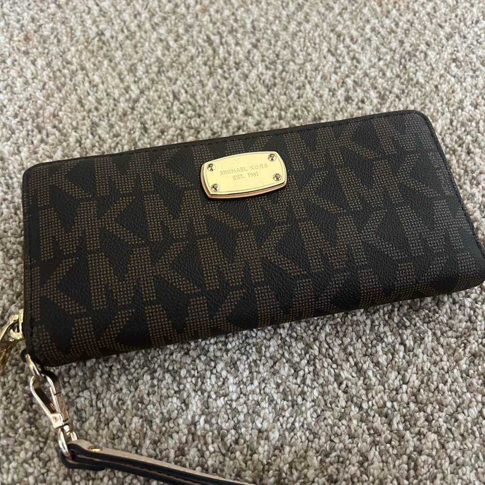 Michael Kors Black and Brown Wristlet